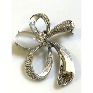 VINTAGE bow‎ white stone enamel Brooch gift idea for her